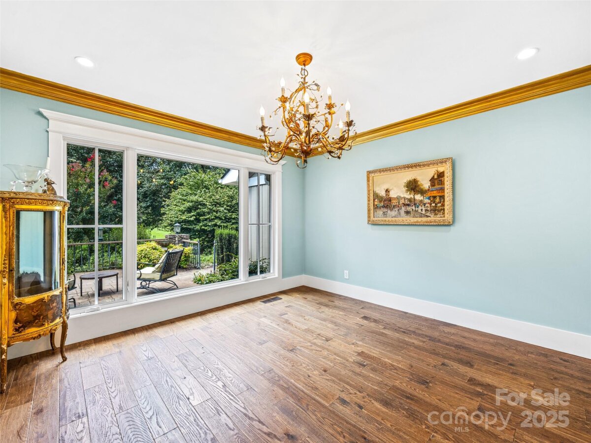 Hendersonville 15 4292557o