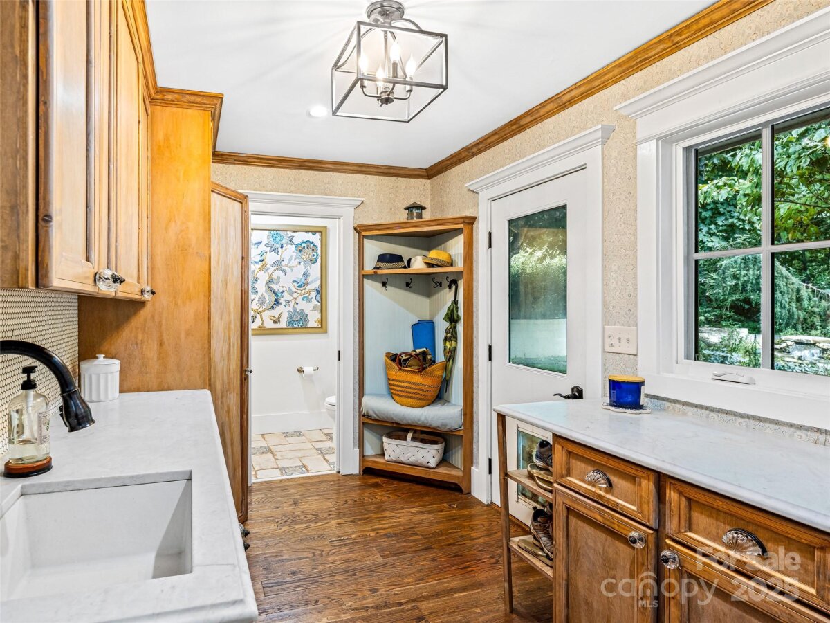 Hendersonville 22 4292557v