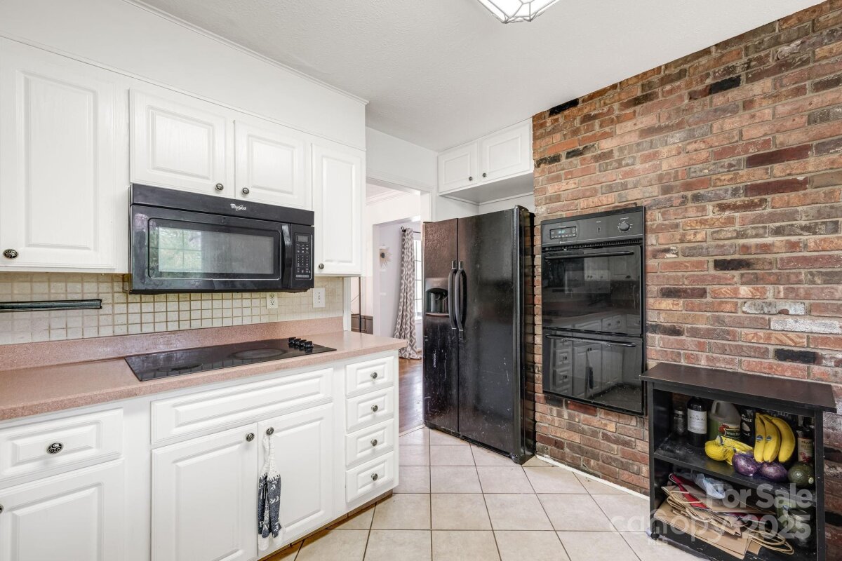 Avery Creek 11 4293144k