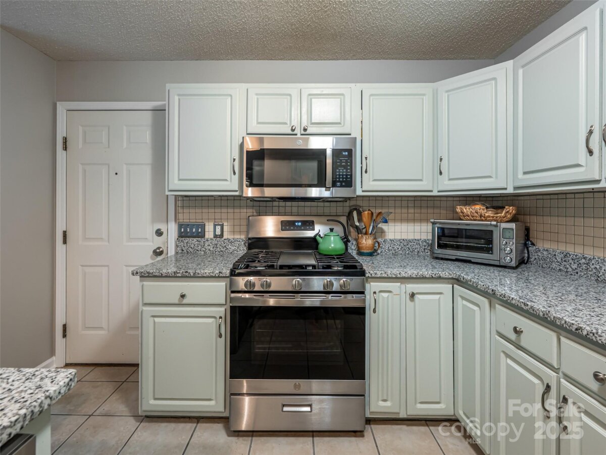 Avery Creek 18 4293165r