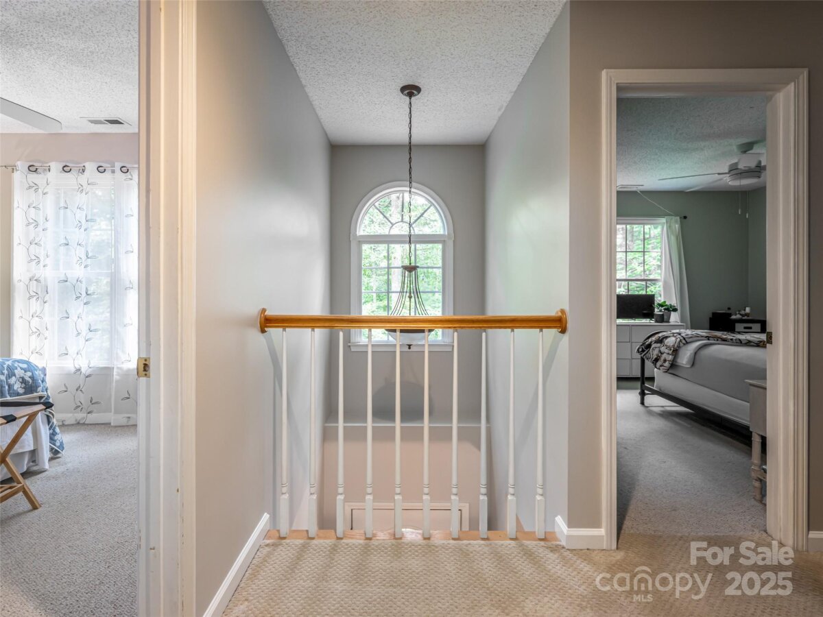 Avery Creek 22 4293165v