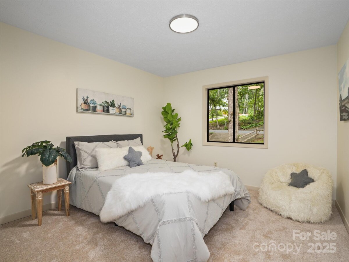 Avery Creek 16 4295273p