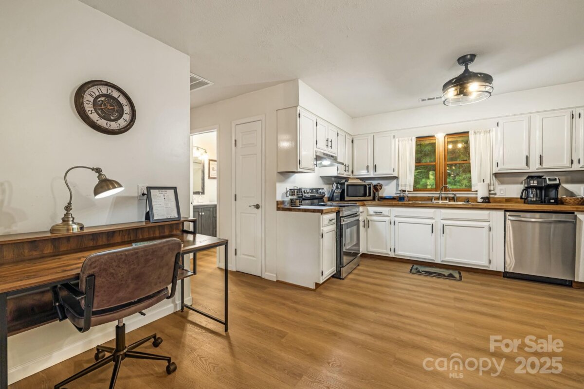 Weaverville 8 4295631h