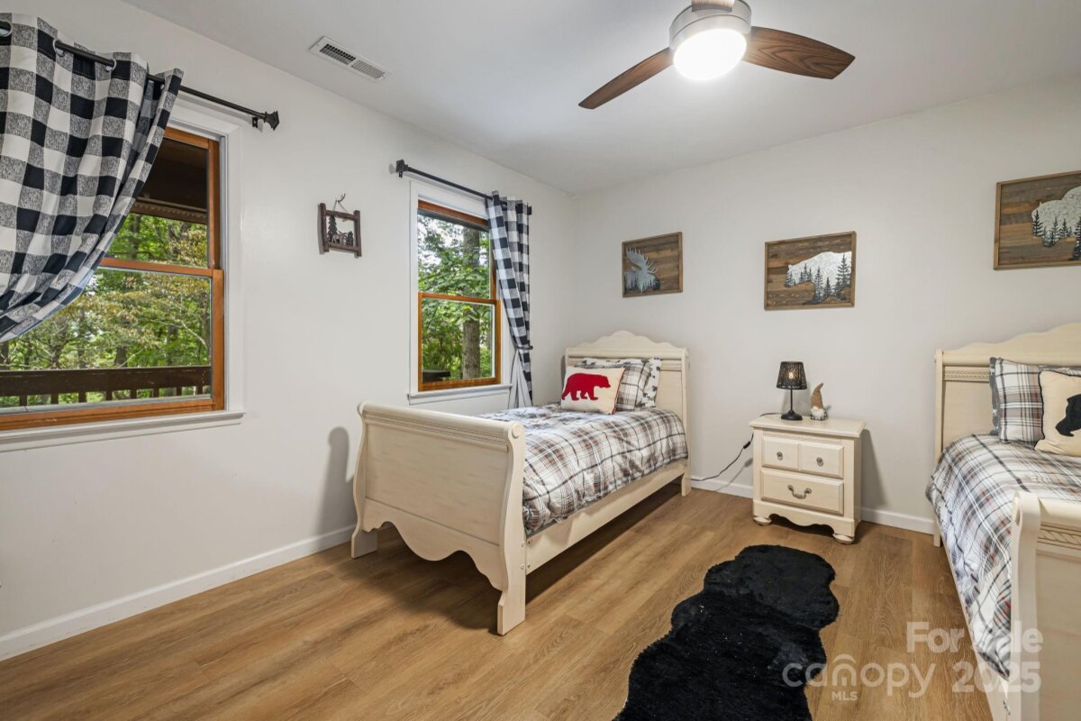 Weaverville 16 4295631p