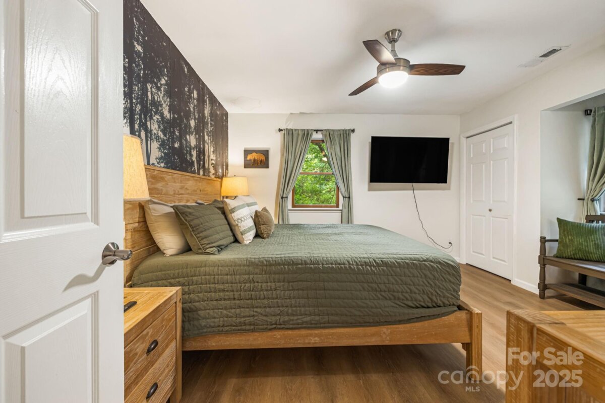 Weaverville 22 4295631v