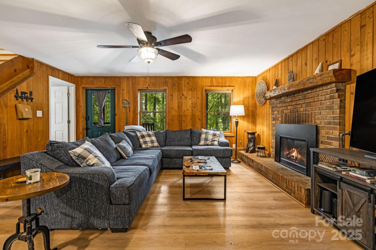 Weaverville 25 4295631y