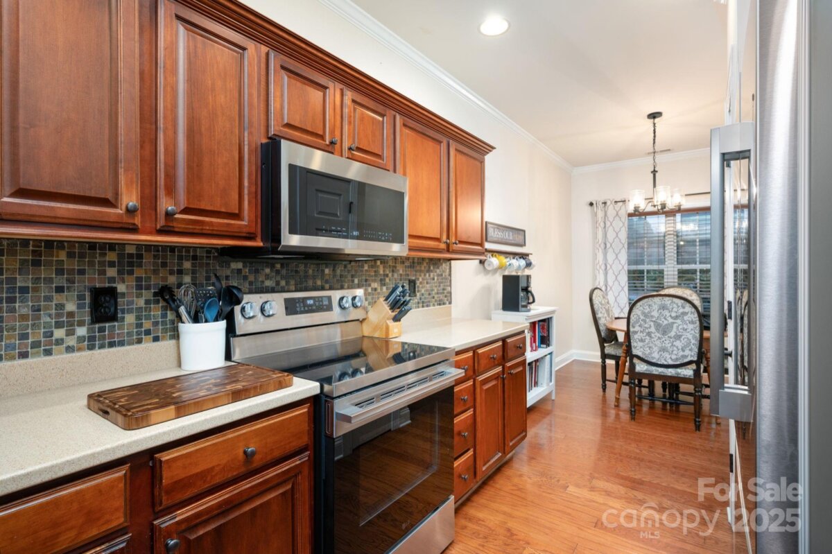 Avery Creek 10 4295929j