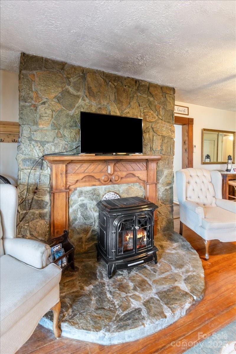 Weaverville 15 4296849o