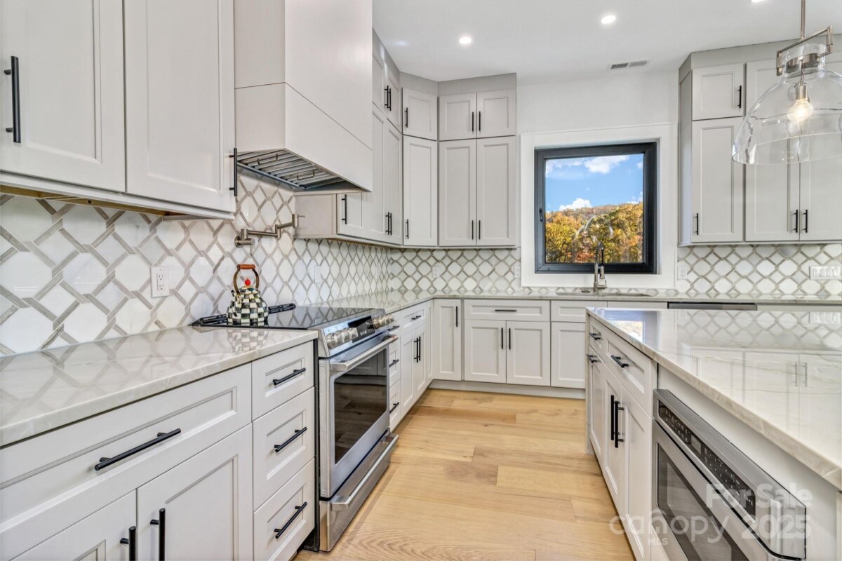 Avery Creek 13 4296930m