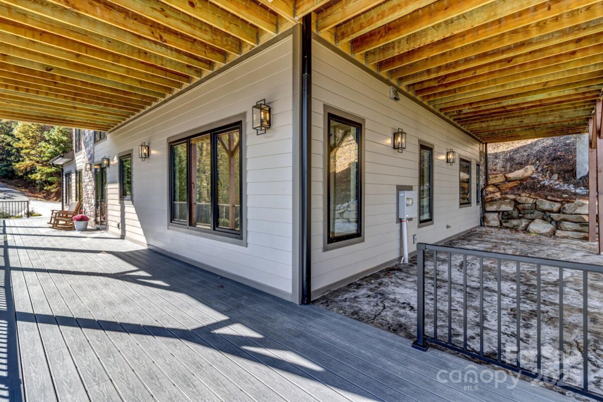 Avery Creek 15 4296930o