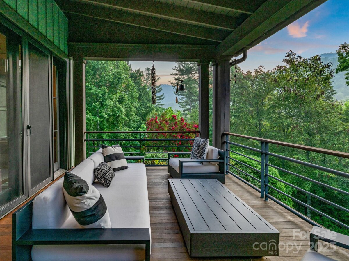 Weaverville 11 4299156k