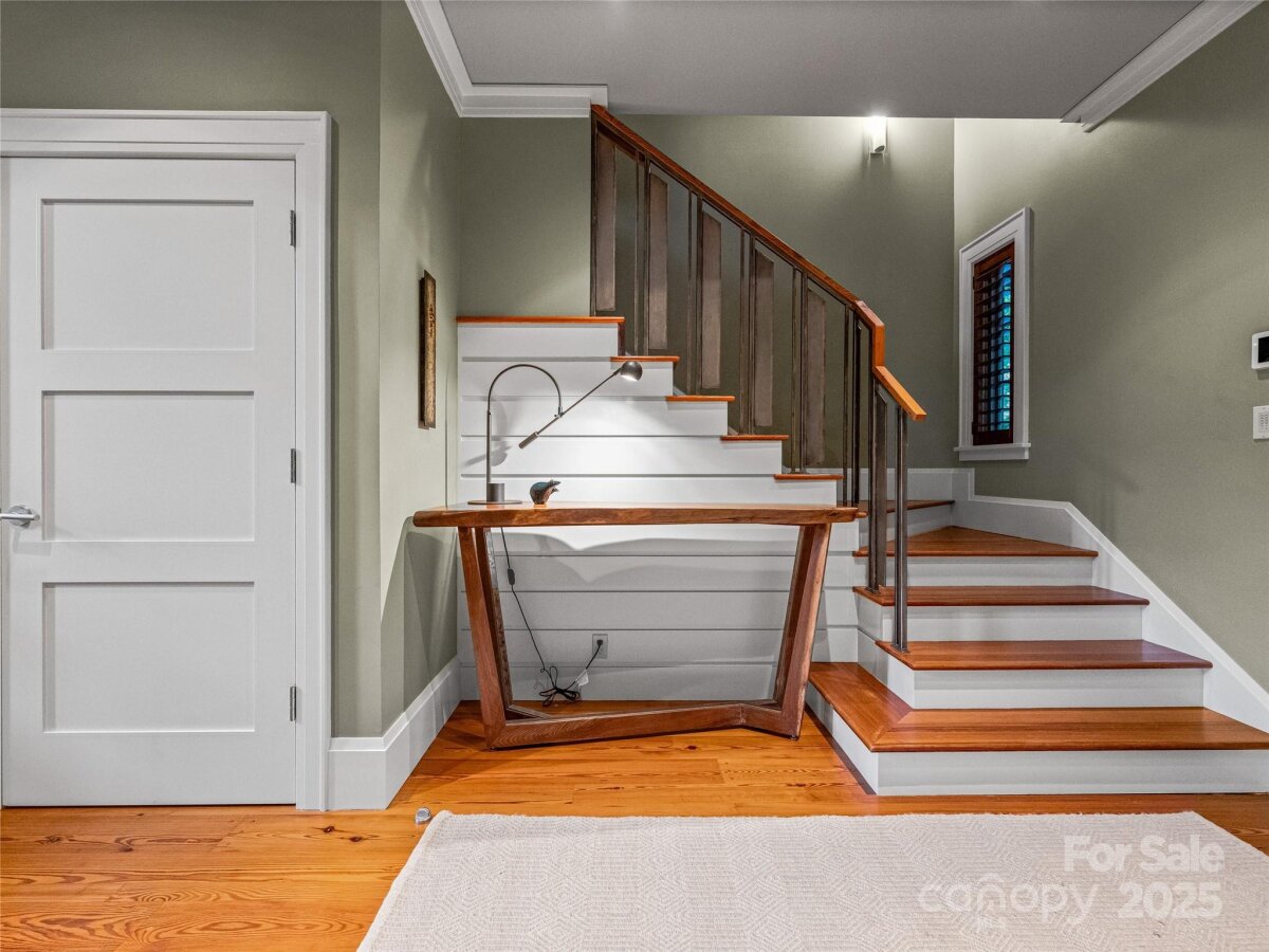 Weaverville 23 4299156w