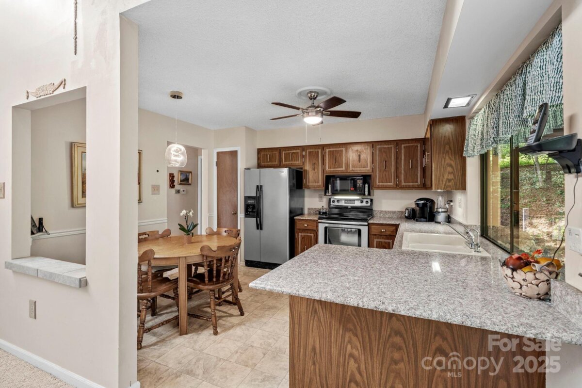 Avery Creek 11 4299721k