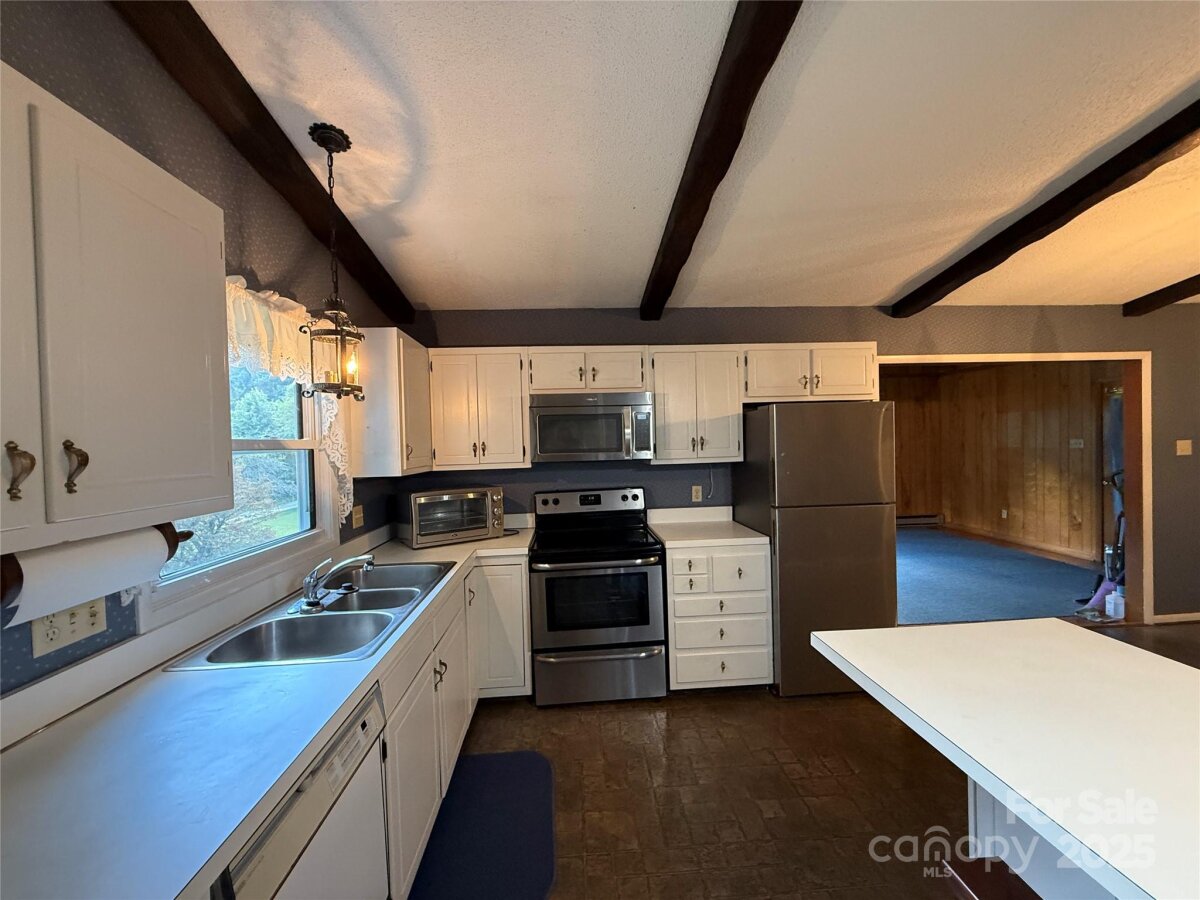 Avery Creek 9 4300321i