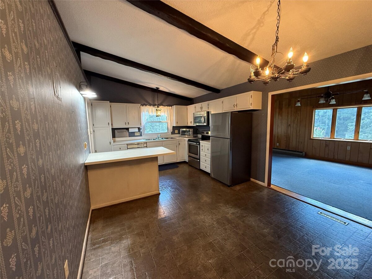 Avery Creek 11 4300321k