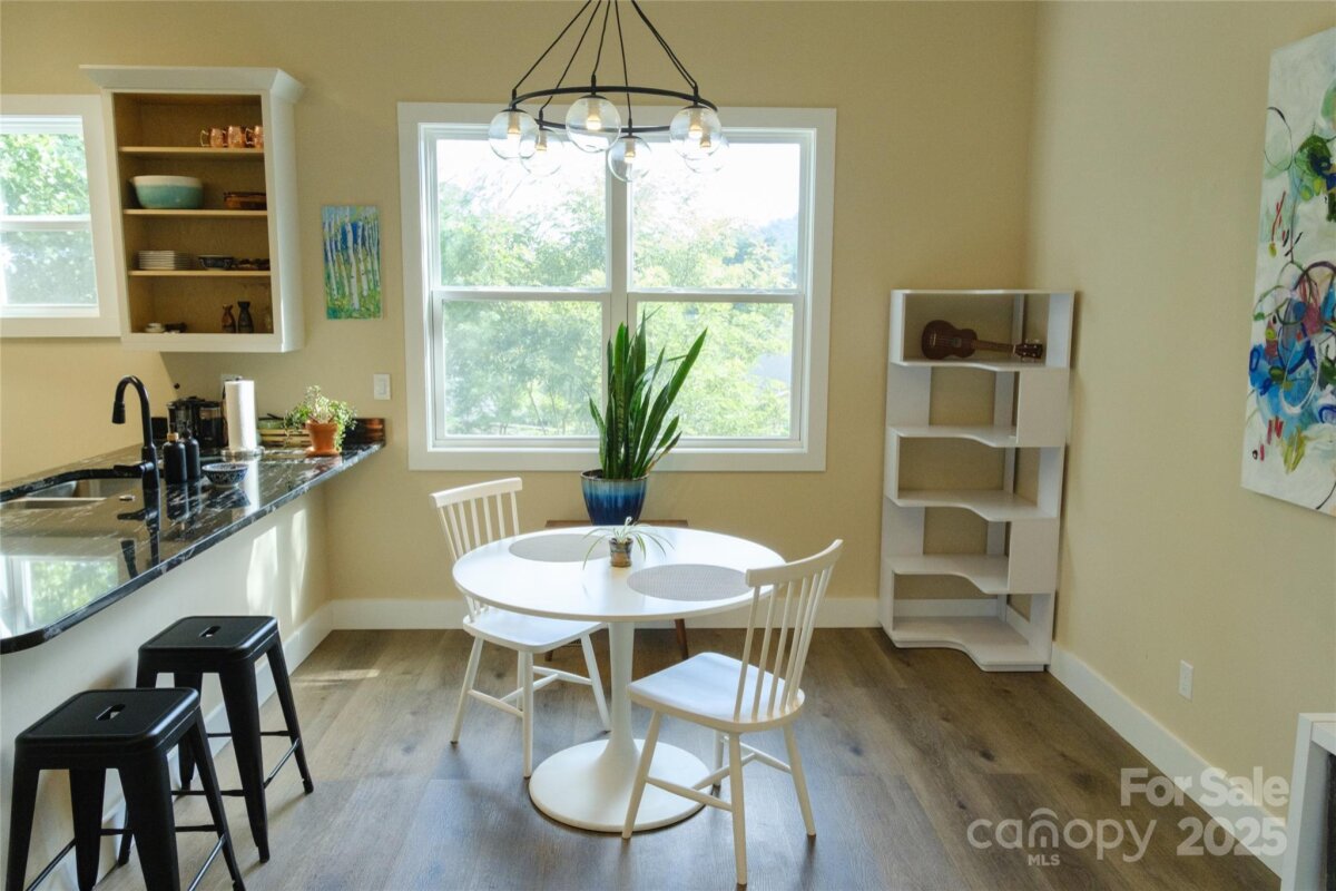 Weaverville 16 4300504p