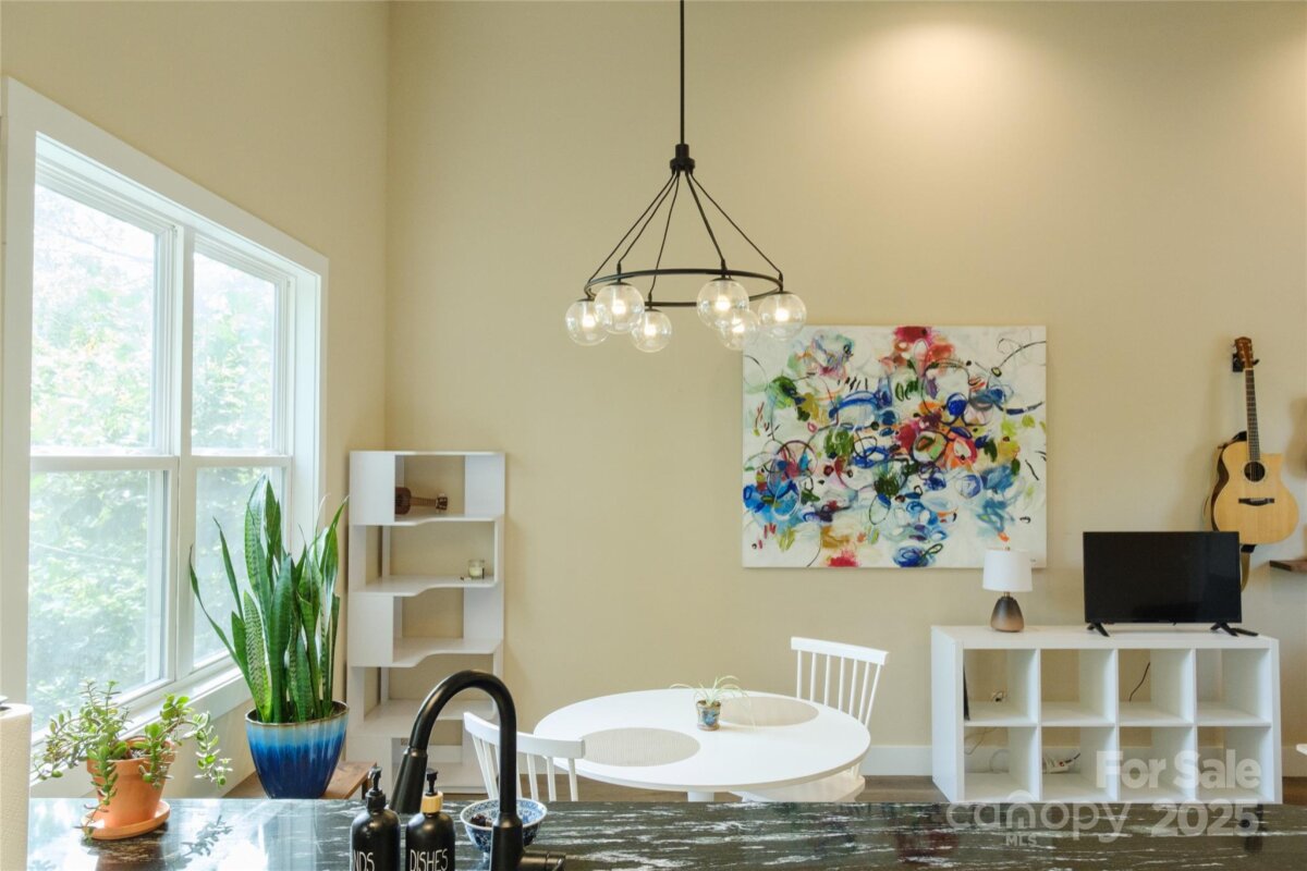 Weaverville 22 4300504v