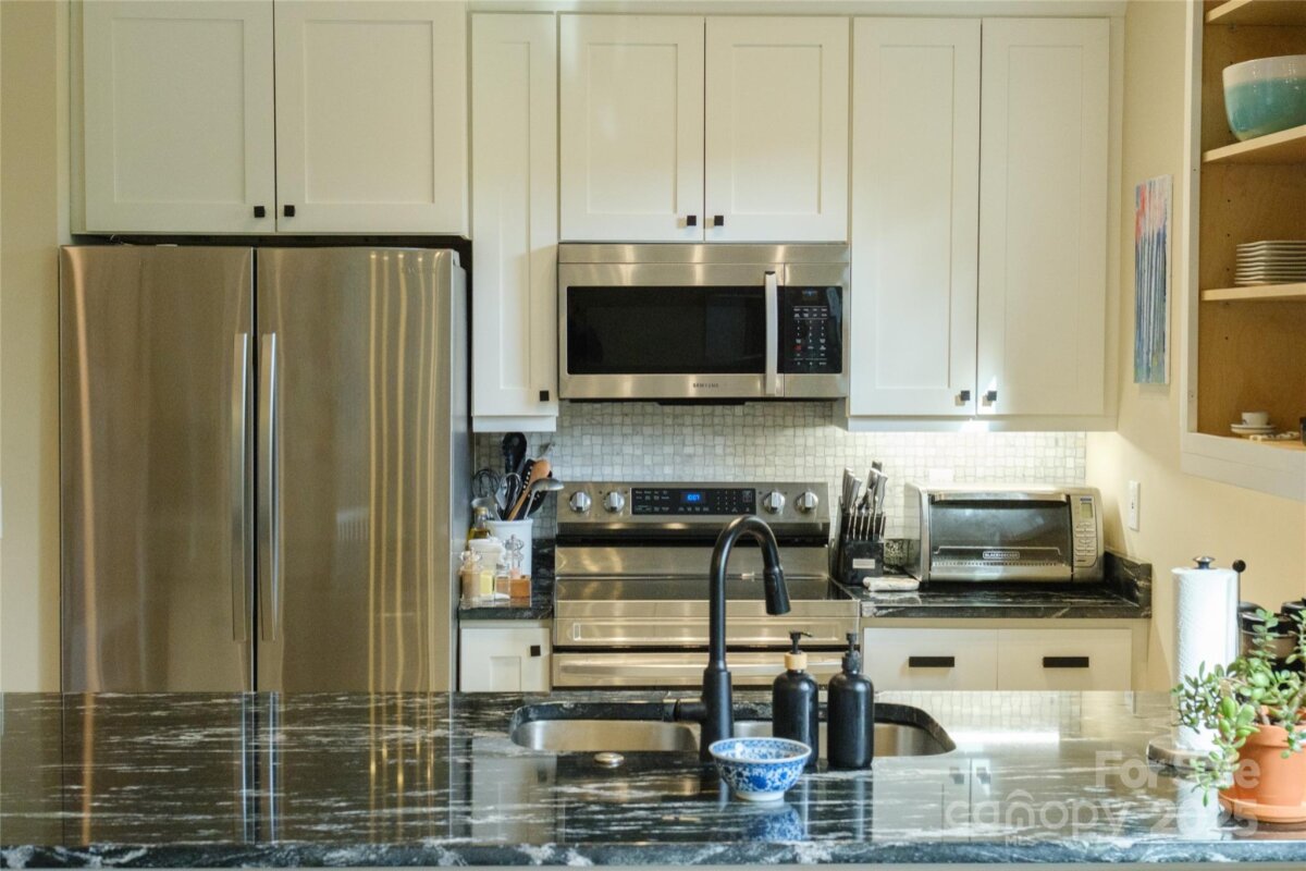 Weaverville 23 4300504w