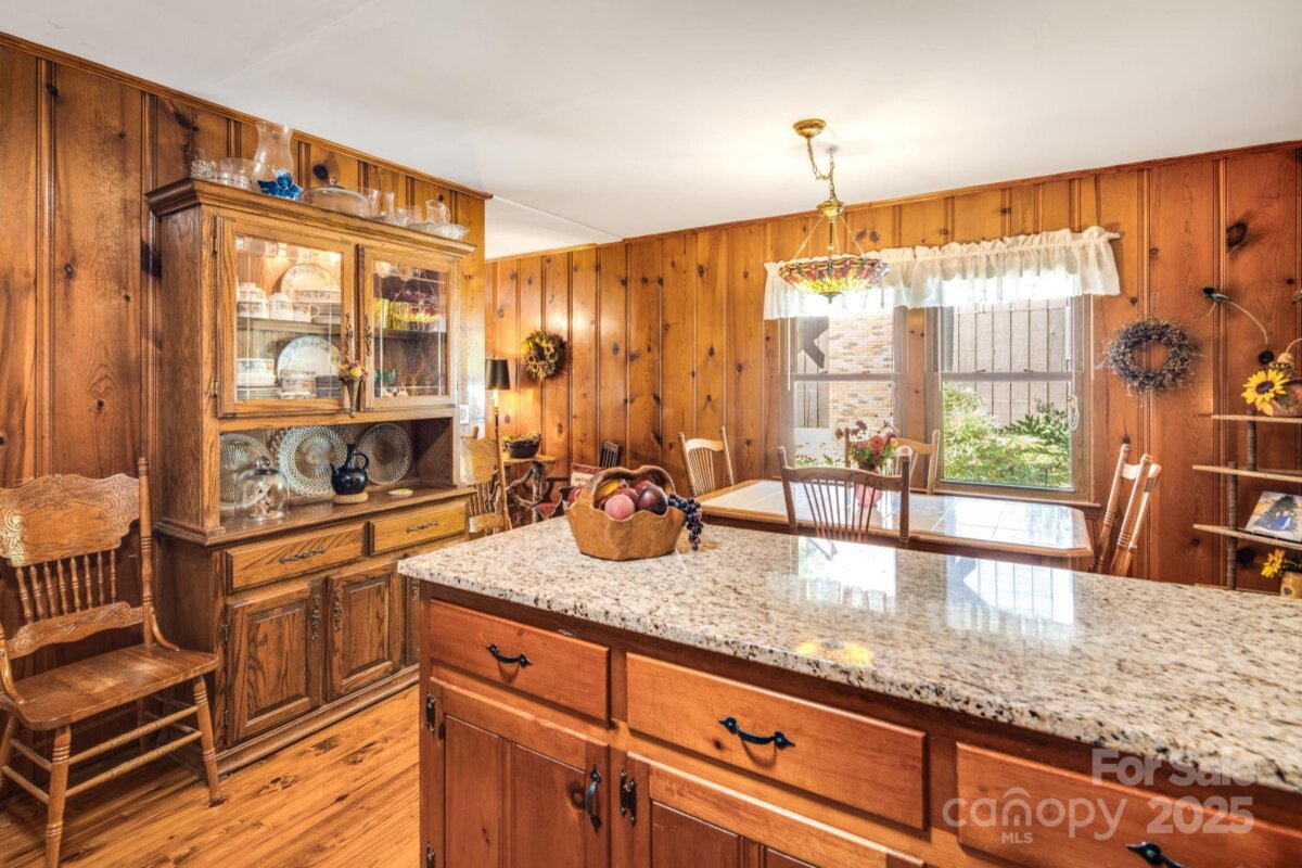 Flat Rock 14 4301582n