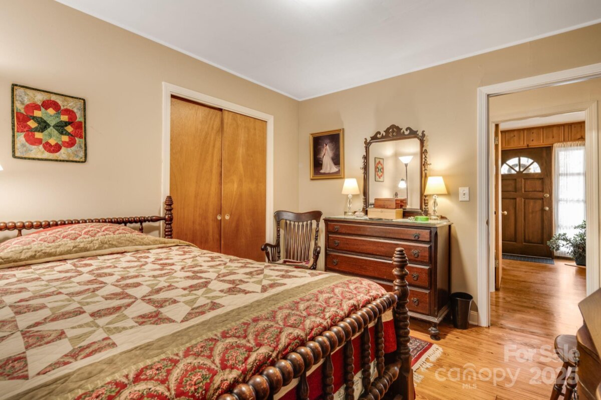 Flat Rock 19 4301582s