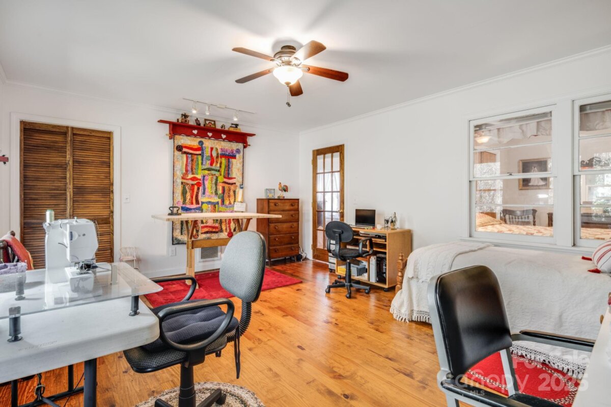 Flat Rock 26 4301582z