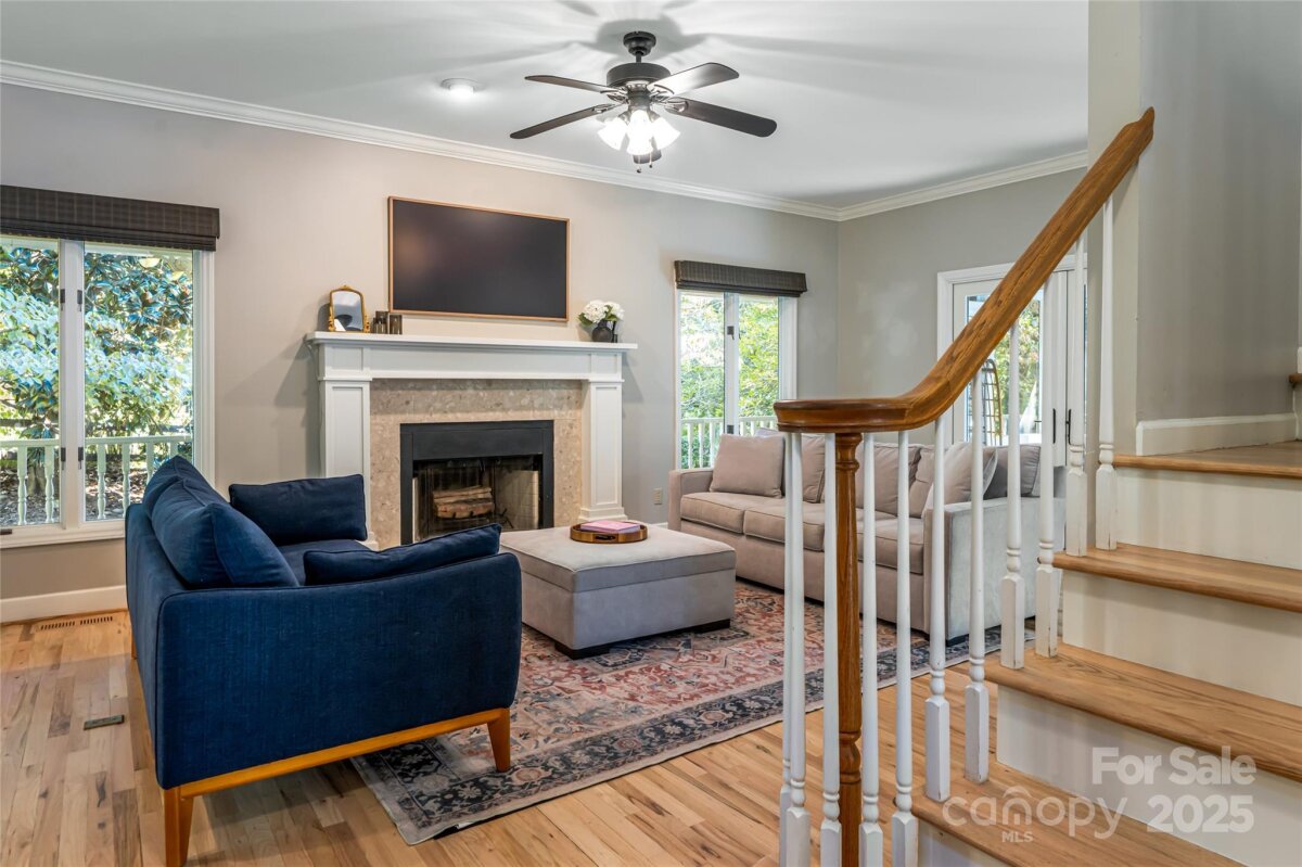 Weaverville 7 4301928g