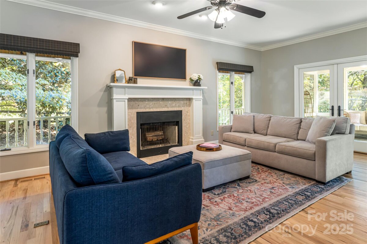 Weaverville 8 4301928h