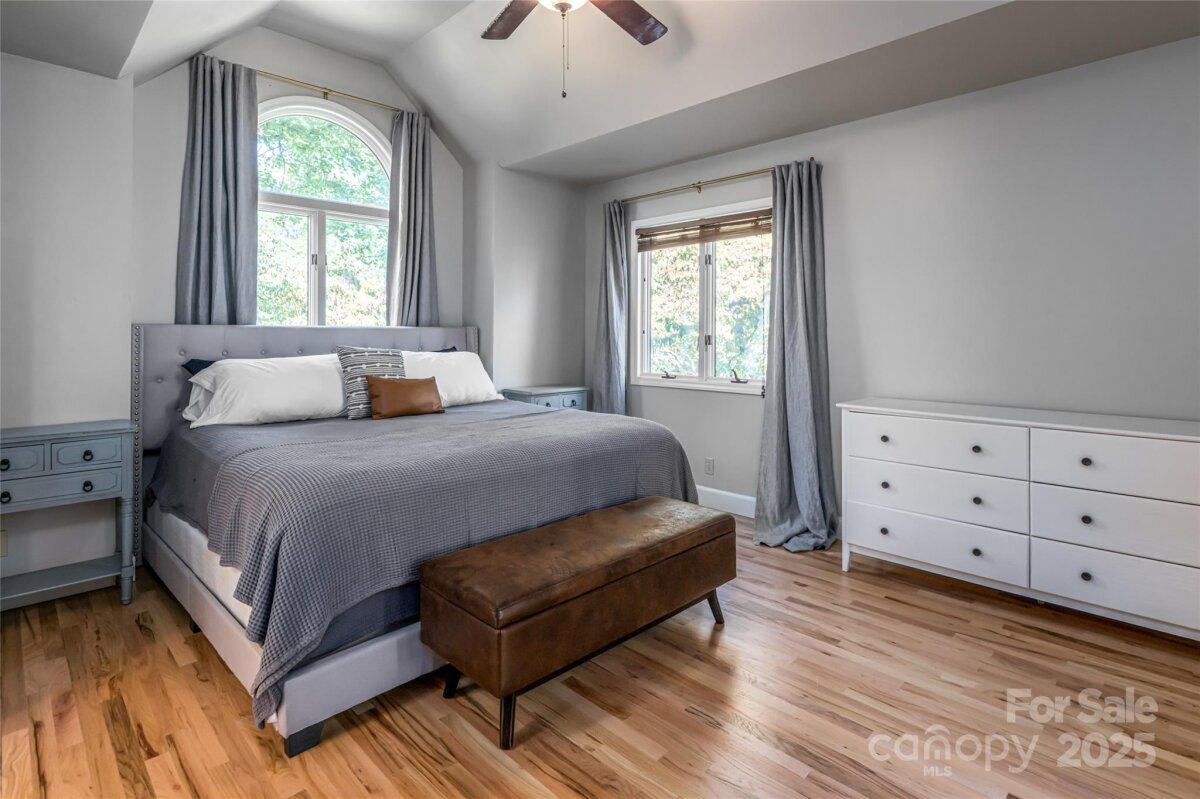 Weaverville 21 4301928u