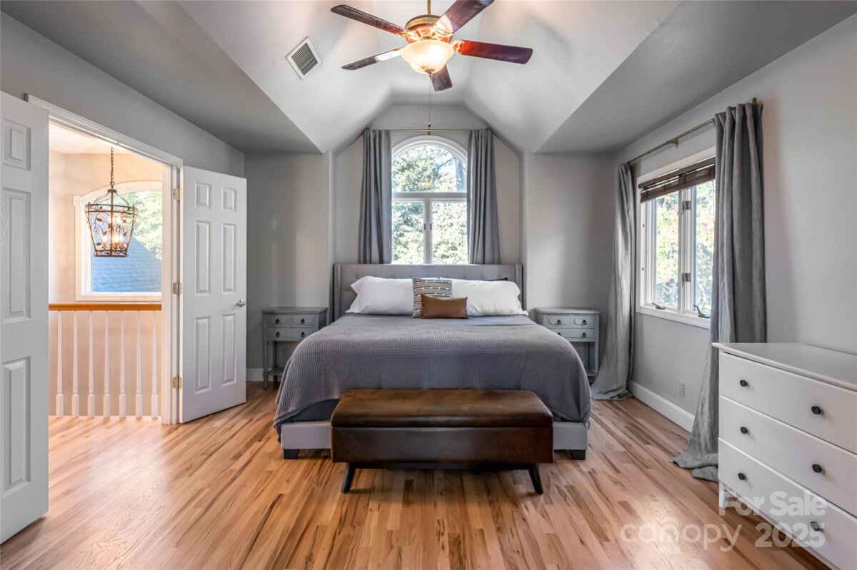 Weaverville 22 4301928v