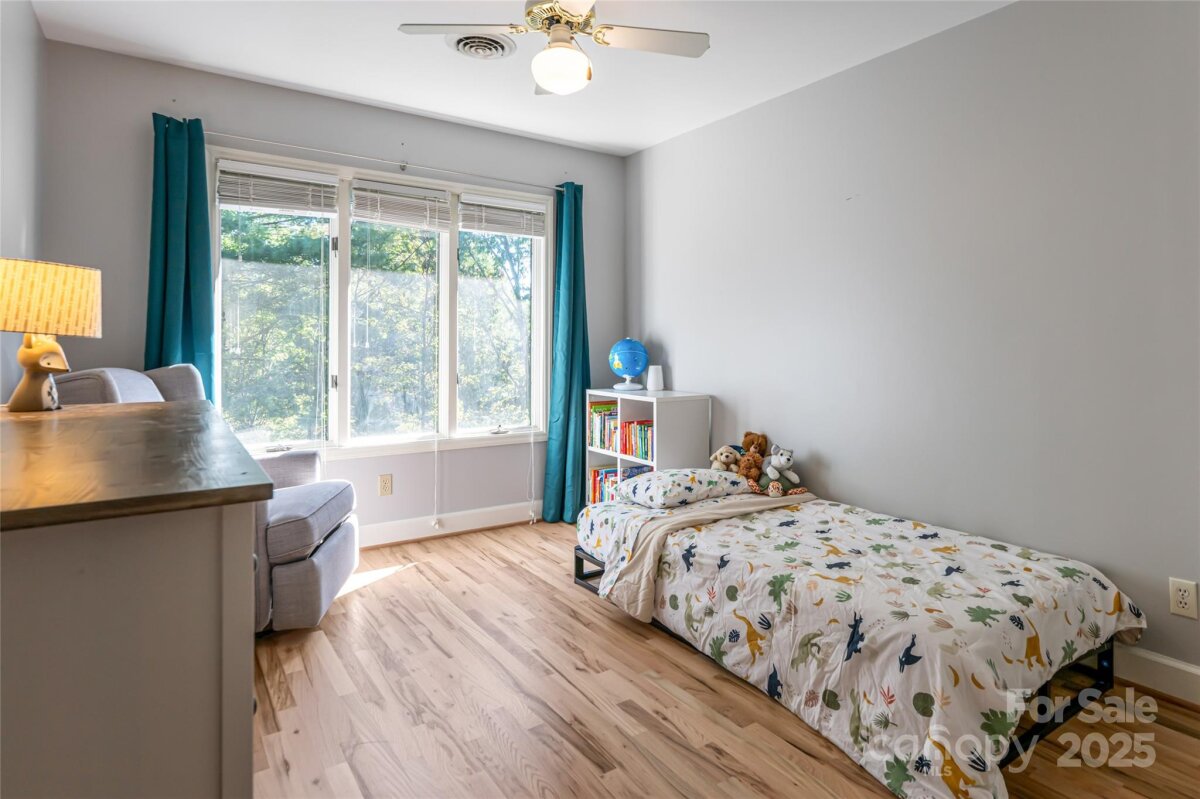 Weaverville 26 4301928z