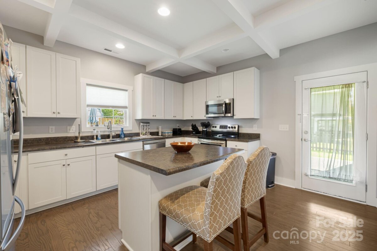 Avery Creek 9 4302535i