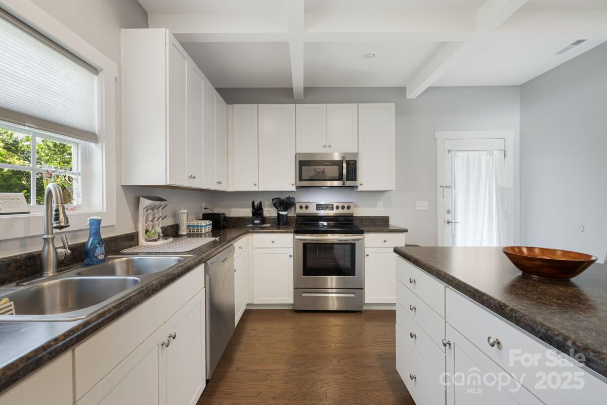 Avery Creek 11 4302535k