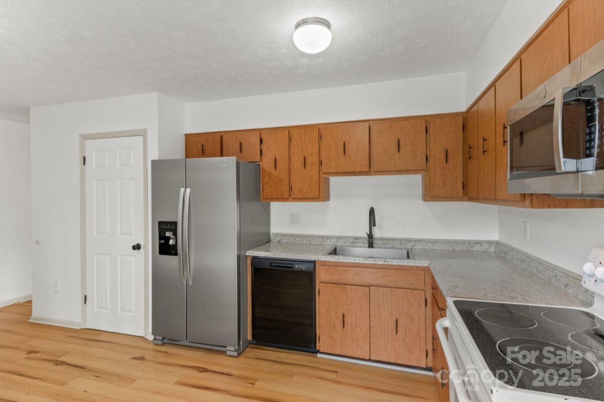 Avery Creek 11 4302662k