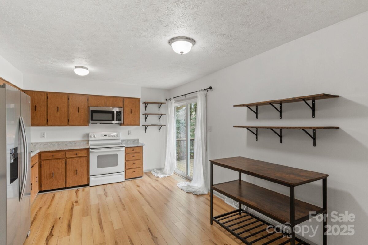 Avery Creek 13 4302662m