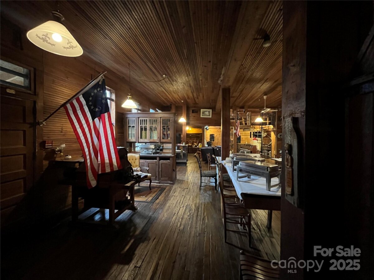 Weaverville 11 4302920k