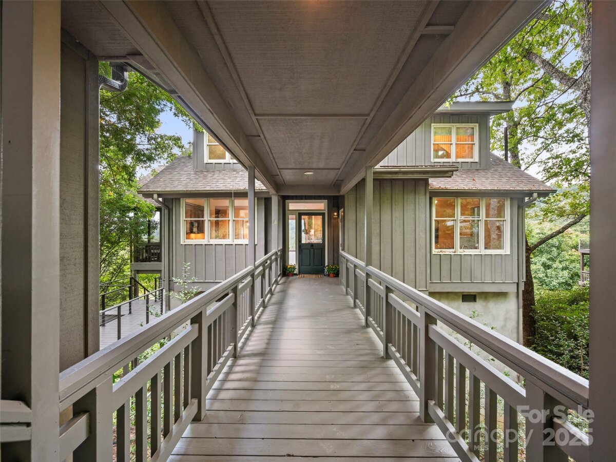 Hendersonville 2 4304370b