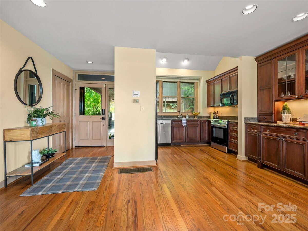 Hendersonville 5 4304370e