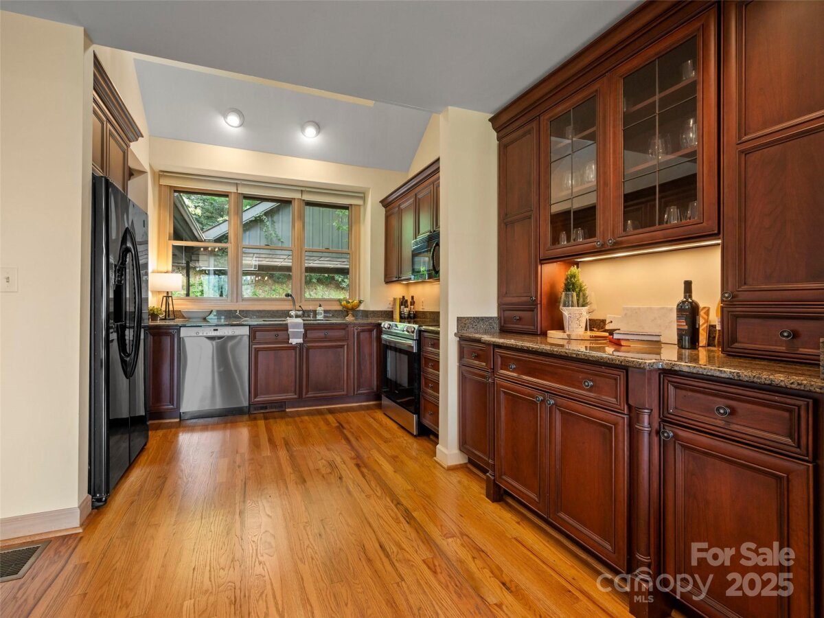 Hendersonville 6 4304370f