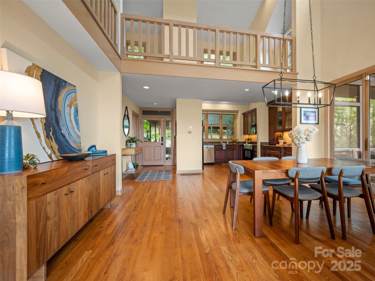 Hendersonville 10 4304370j