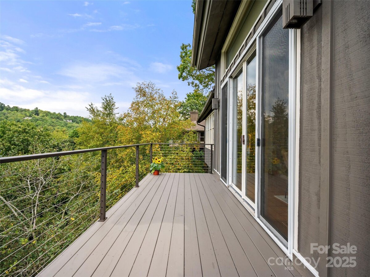 Hendersonville 16 4304370p