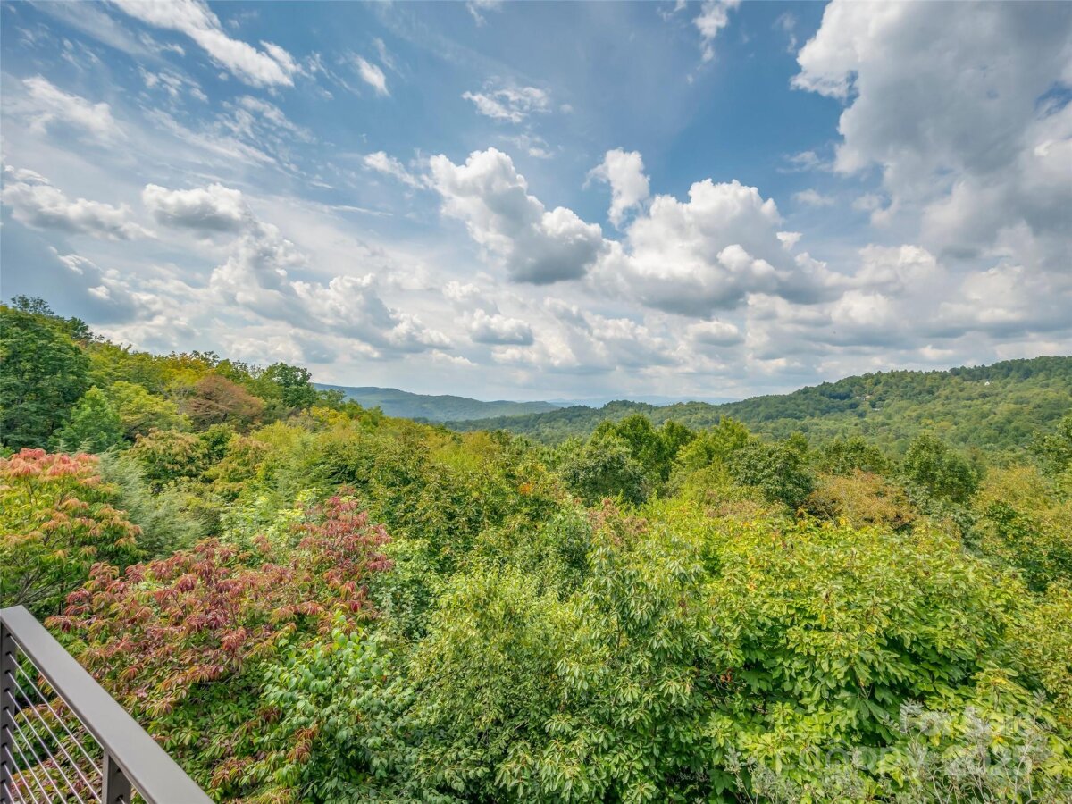 Hendersonville 18 4304370r