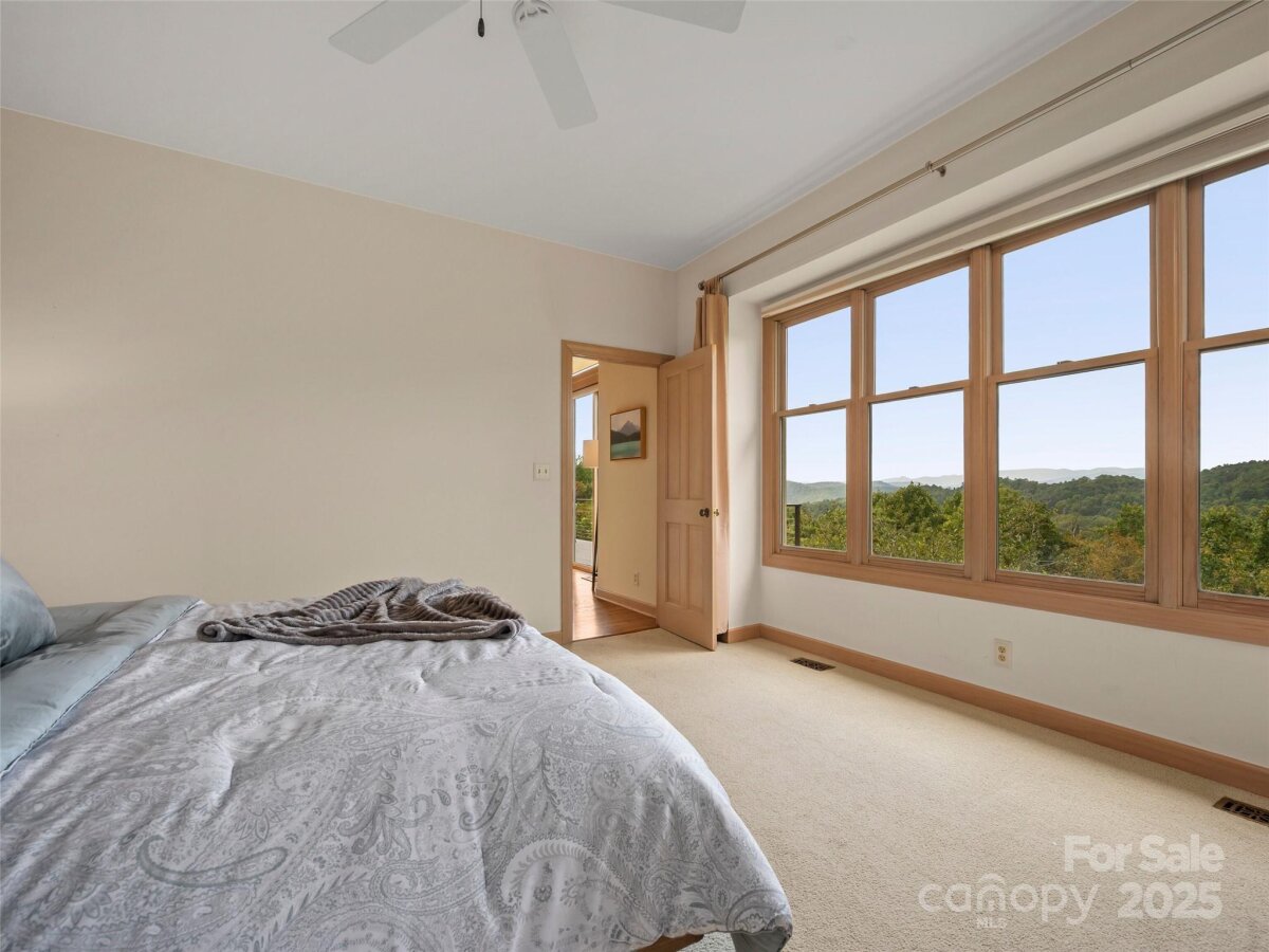 Hendersonville 23 4304370w