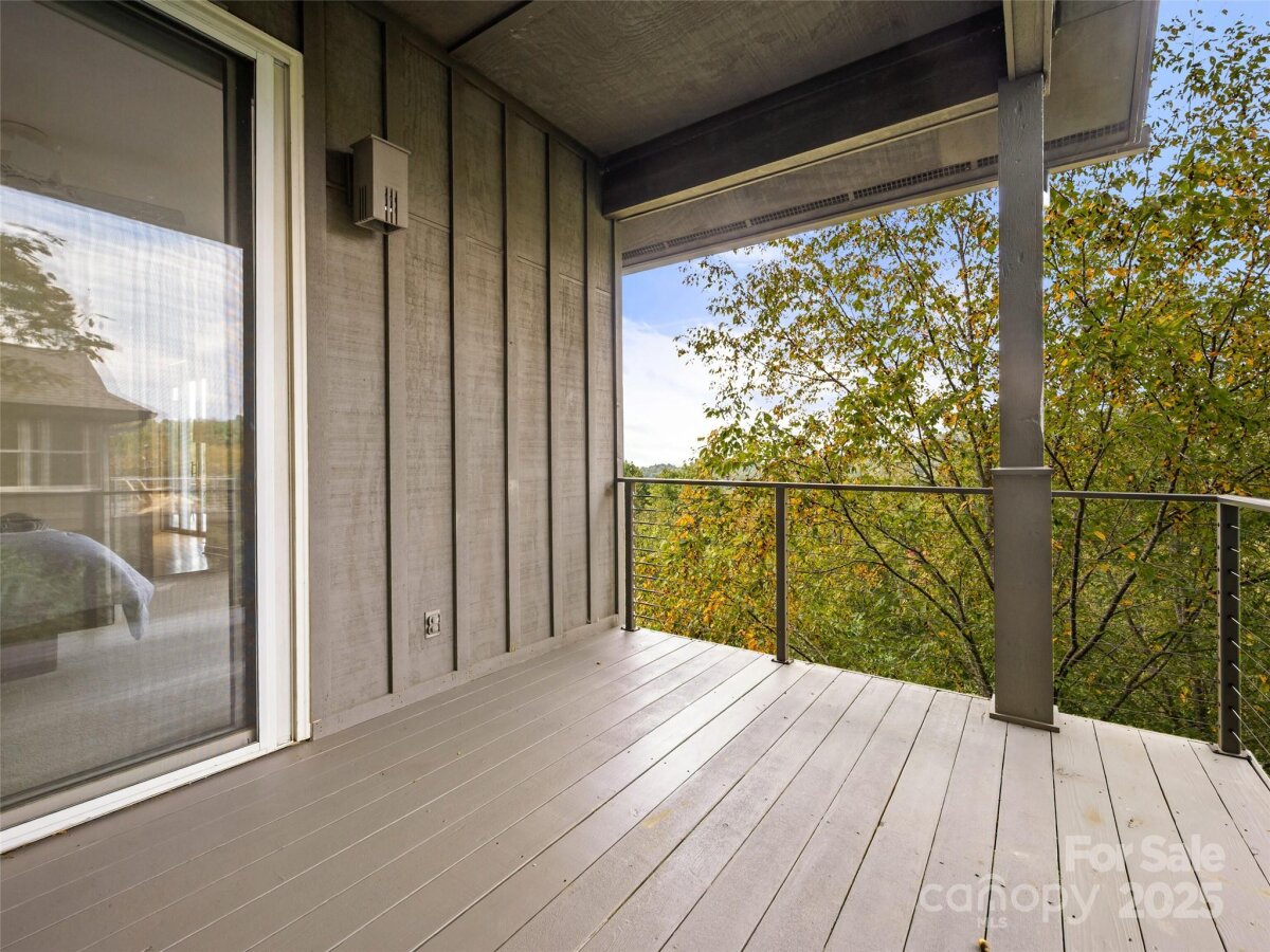 Hendersonville 26 4304370z