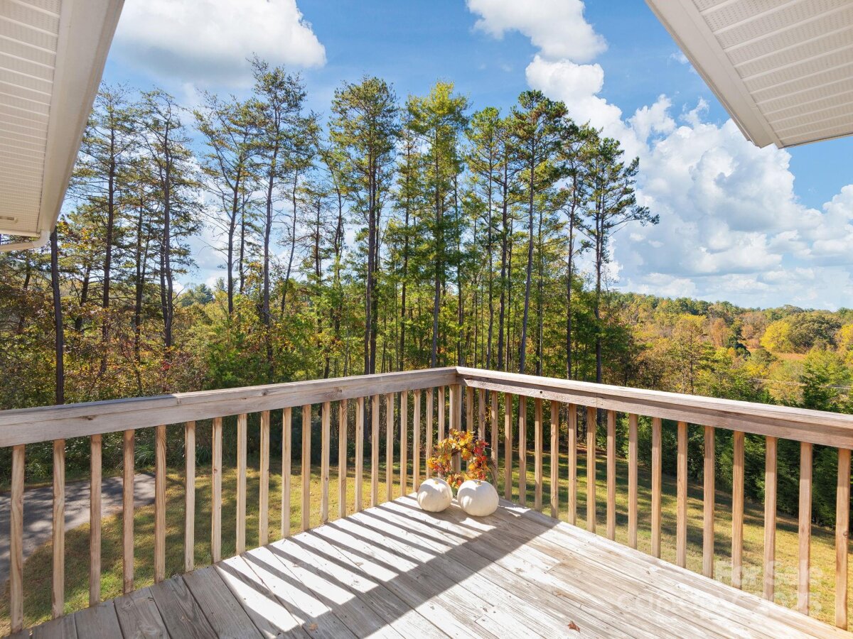 Weaverville 16 4305199p