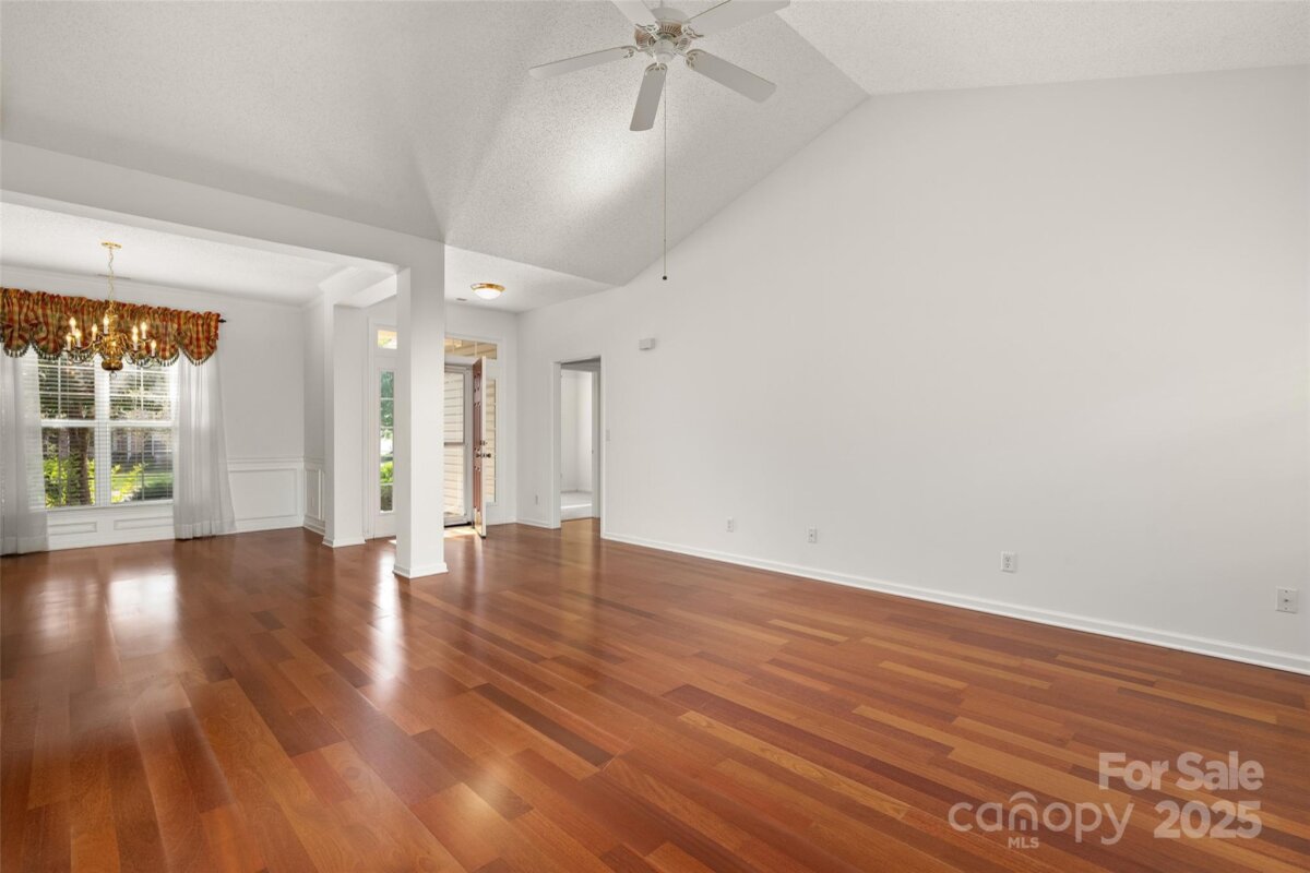 Avery Creek 22 4305372v