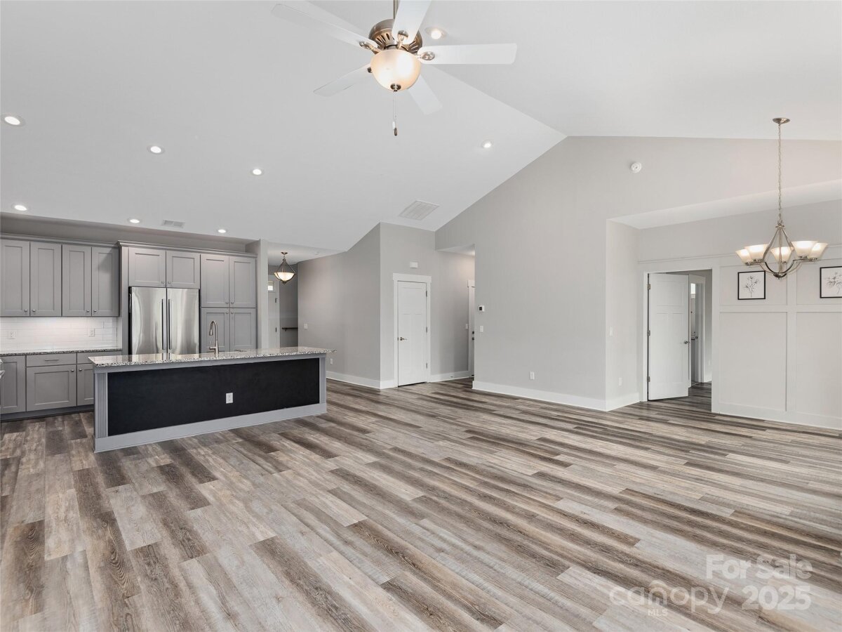 Avery Creek 11 4305400k