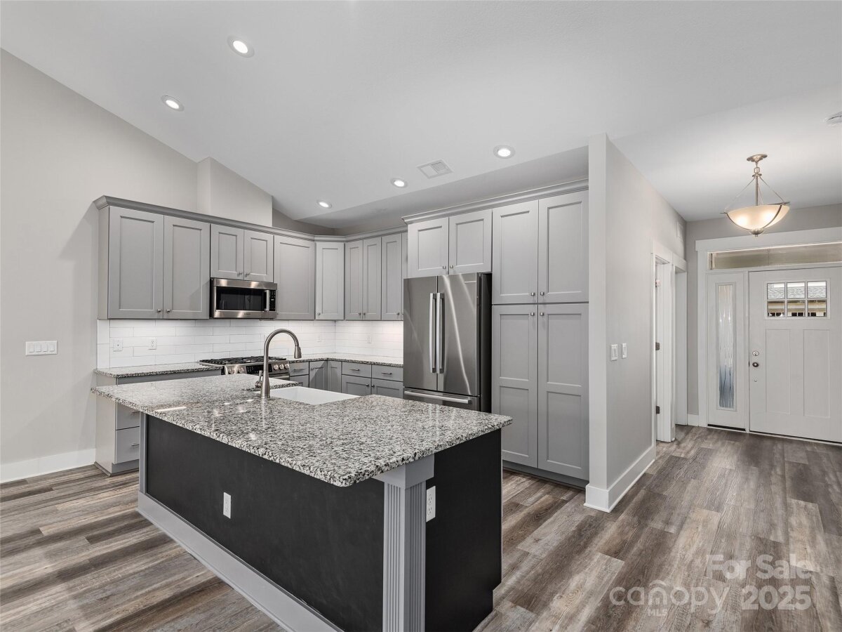 Avery Creek 12 4305400l