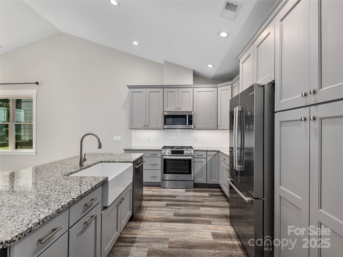 Avery Creek 13 4305400m