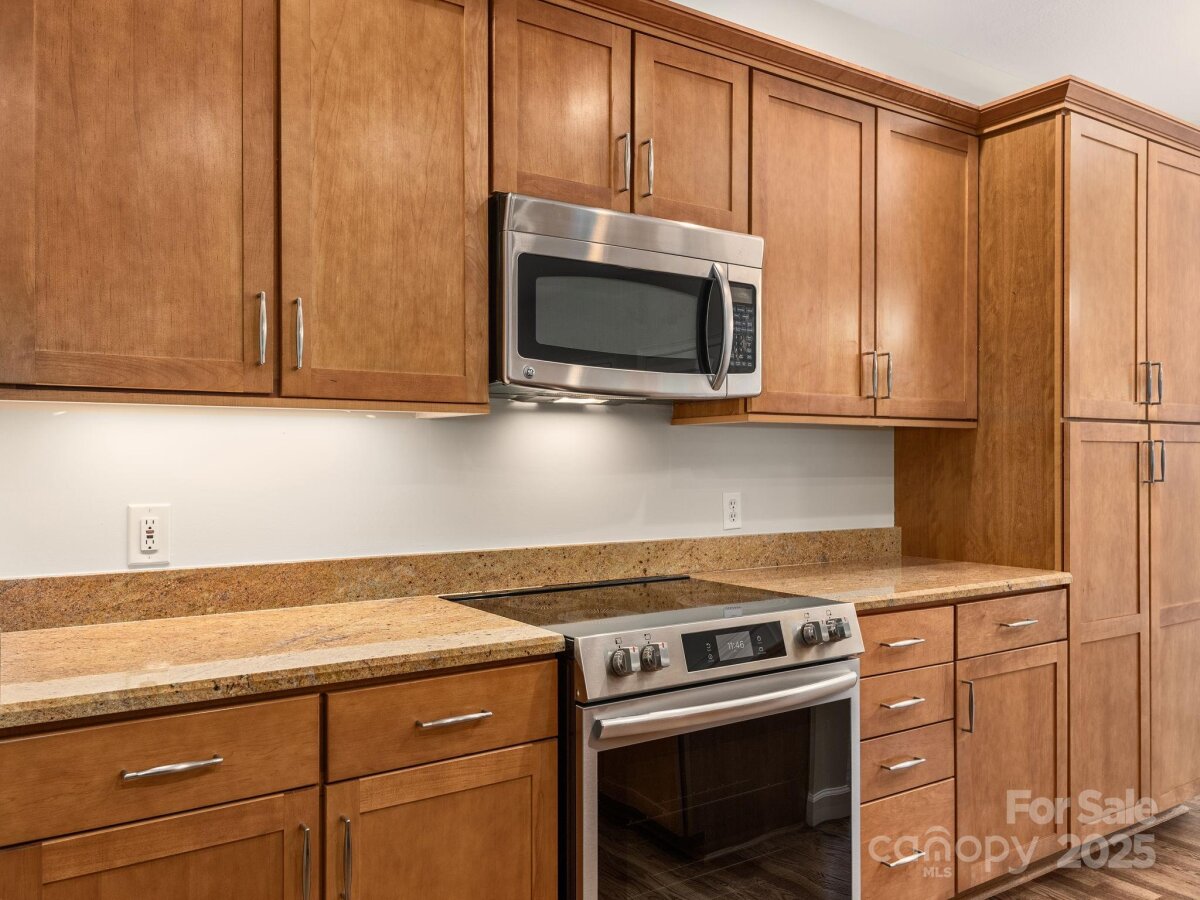 Avery Creek 9 4305639i