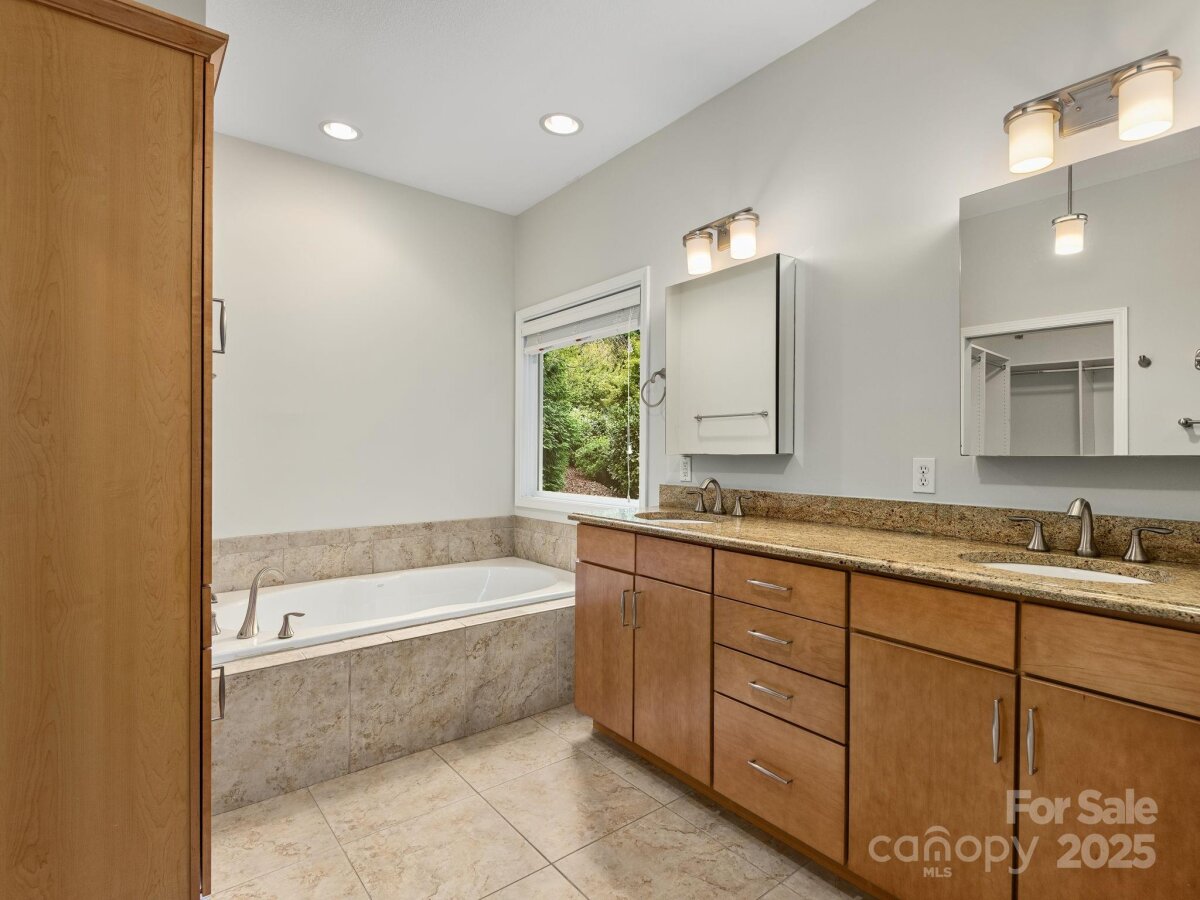 Avery Creek 13 4305639m